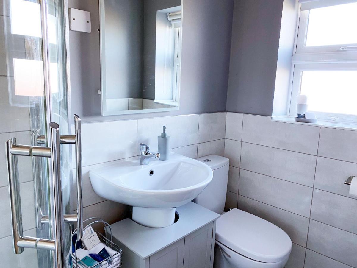 Gracehill - Guest Holiday home Stranocum